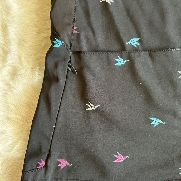Wonderwink HP Black Scrubs Scrub Top w/ Paper Crane Print V-Neck Pockets - S - Picture 3 of 5